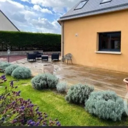 Grande Maison Proche De La *